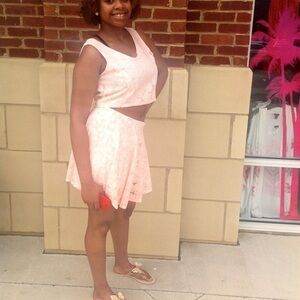 Women Laced Mini Skirt Set with Sleeveless Crop Top Peach Size Large